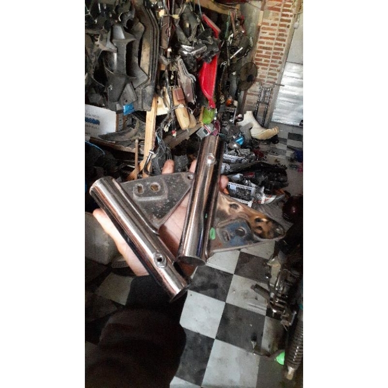 breket pangkon lampu depan gl 100 original copotan