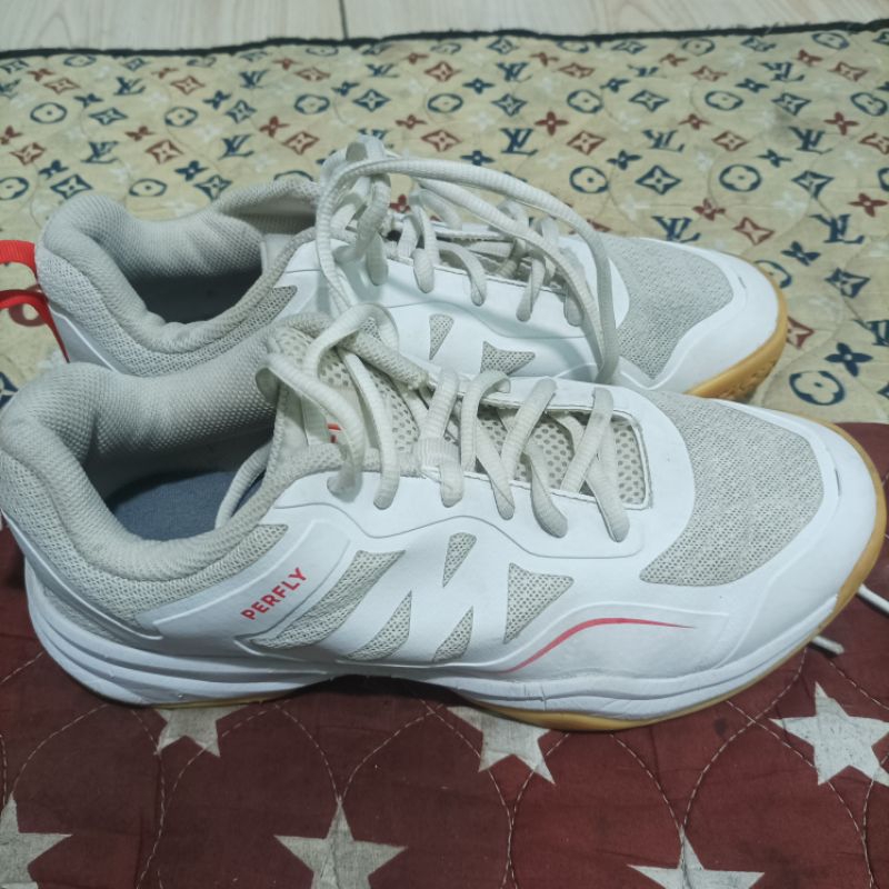 sepatu badminton perfly