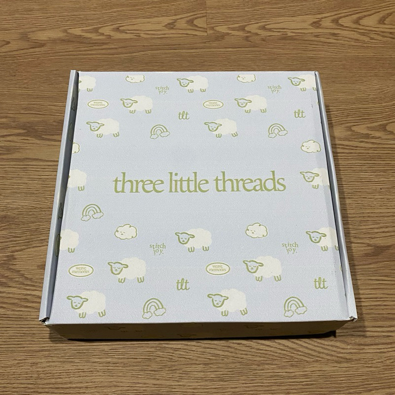 

Three Little Threads TLT Gift Packaging Box - Kotak Bungkus Kado + Kartu Ucapan