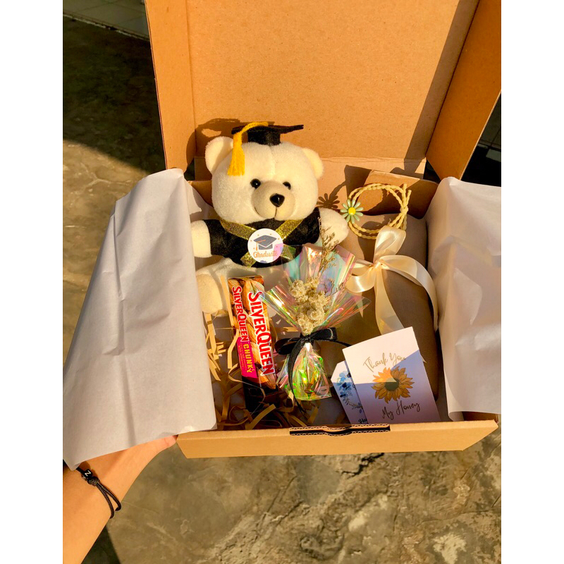 

HAMPERS graduation hadiah wisuda boneka
