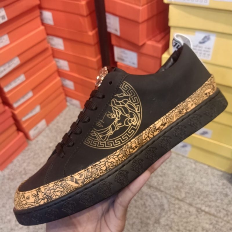 sepatu sneakers Versace sepatu sneakers pria import