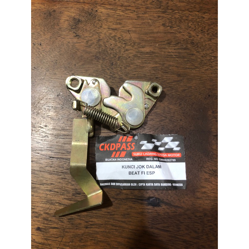 Sadel Jok Beat FI Esp , Lawan Kunci Jok Beat FI Esp