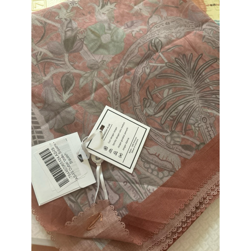 PRELOVED BUTTONSCARVES BIMU, MISOOL, AS IS