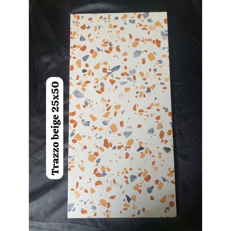 Keramik dinding ukuran 25x50,harga 1 item persatu dus