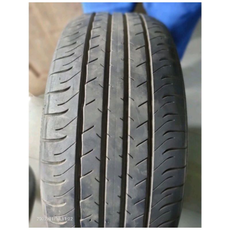 Ban mobil R17 Ban mobil ukuran 215/55/17 Merk dunlop