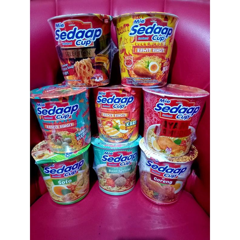 

Mie Sedaap Cup 8 varian:mi goreng,baso spesial,soto,ayam nampol,rawit bingit rasa kari mercon,rawit bingin rasa baso bleduk,rawit bingin rasa ayam jerit, selection korean spicy soup