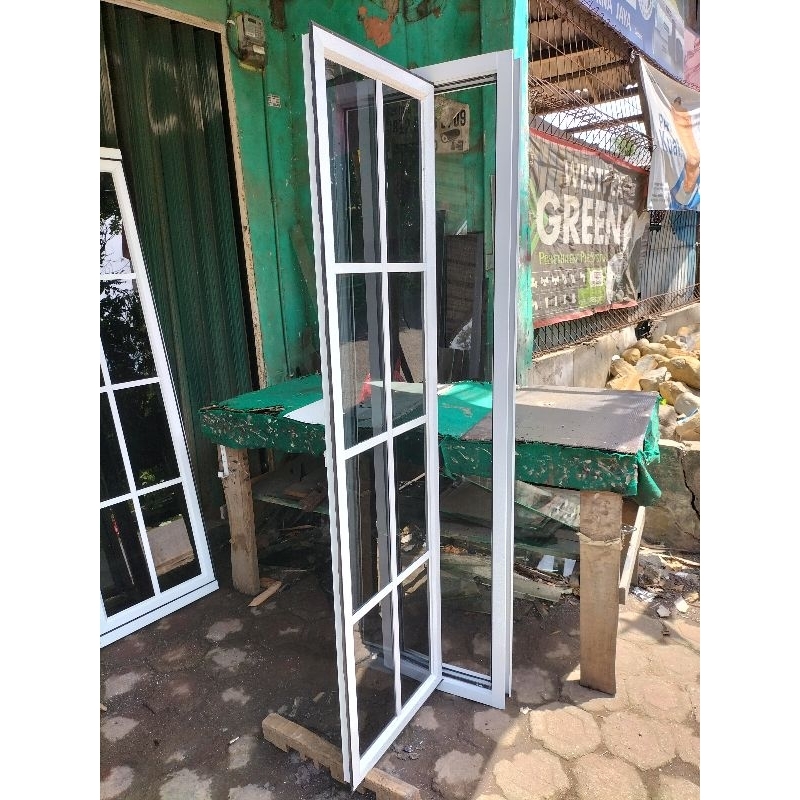 jendela alumunium kaca ornamen