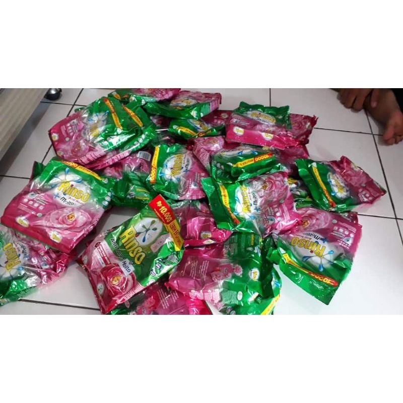 Rinso bubuk 420 gram / deterjen pakaian / rinso deterjen