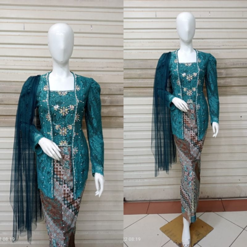 set kebaya lamaran // kebaya kutubaru // kebaya lamaran // kebaya wisuda