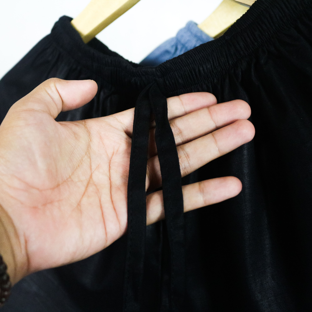 DISKON CELANA PENDEK WANITA SUPER JUMBO MOTIF POLOS / CELANA PENDEK WANITA SELUTUT