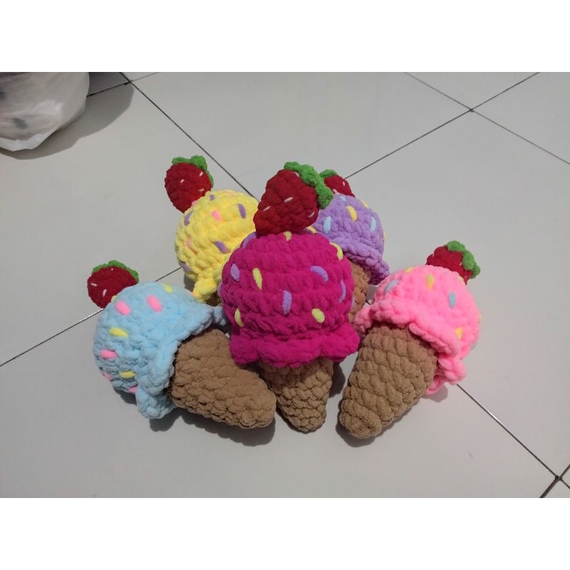 Boneka Rajut Es Krim