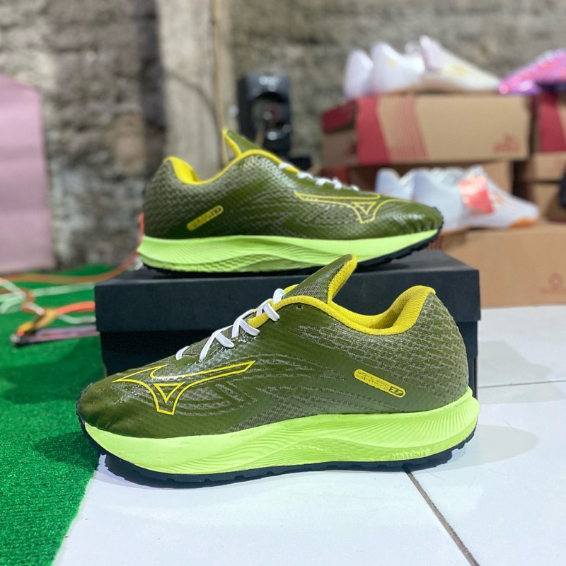 sepatu lari/running mizuno pria/wanita