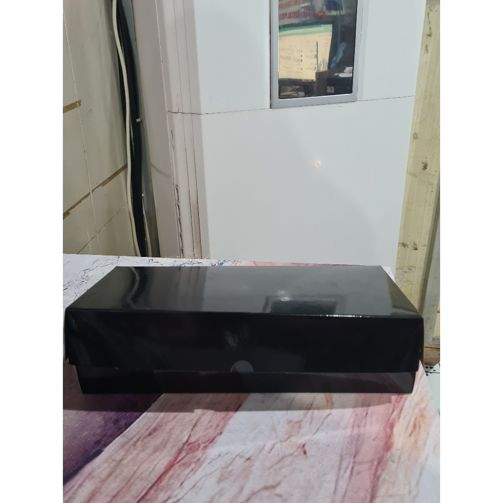 

Box handbag polos hitam free sticker