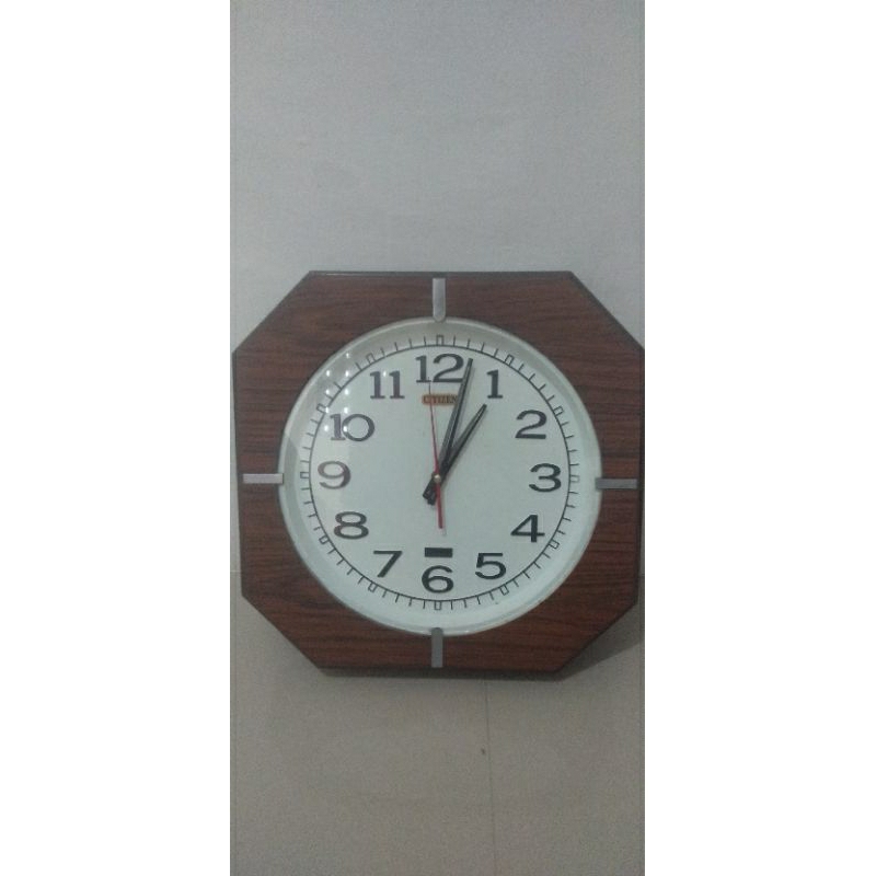 jam dinding Citizen Quarzt mesin besar