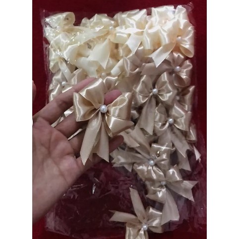 

(Pita Mutiara/Bros Pita 2 Layer) HARGA /1 PCS, Simpul pita, Pita Hampers mutiara , Kado, Souvenir, Parcel , Pita Jadi, Pita Tempel