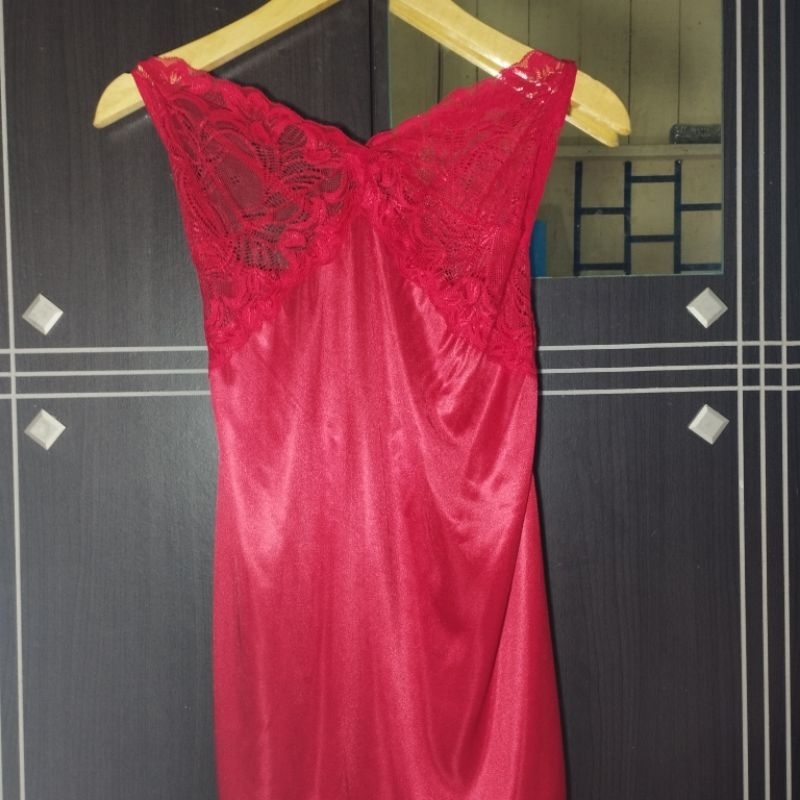 LINGERIE SATIN GLOSSY MERAH BACKLESS TALI SILANG ADJUST