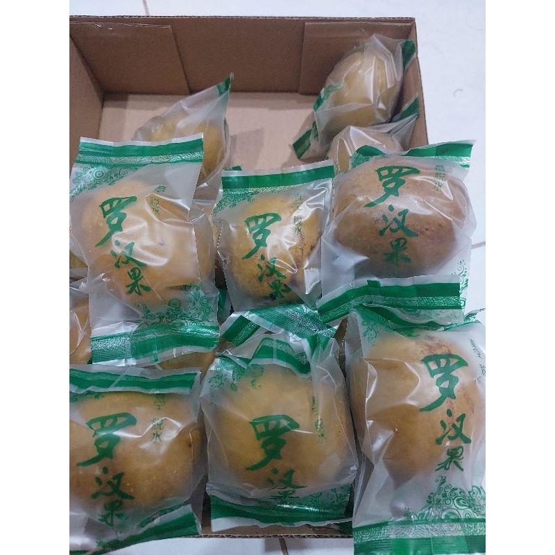 

LOHANKUO BUAH EMAS GOLD KUNING LO HAN KUO BUAH ALAMI HERBAL LOHANKUO JUMBO / BATUK / SAKIT TENGGOROKAN / PANAS DALAM