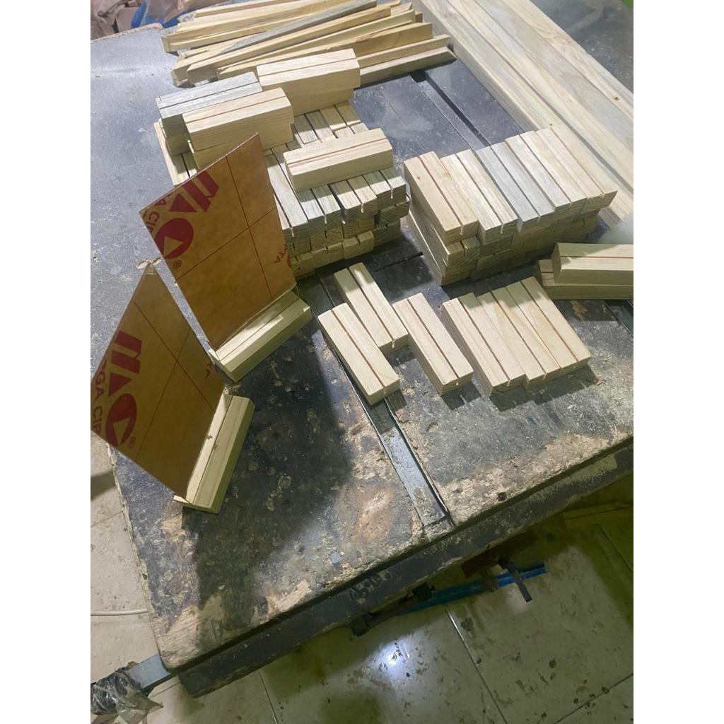 

tag holder kayu acrylic kayu dudukan akrilik/price Tag Holder kayu/tempat kartu id card/holder kayu /kayu jati belanda