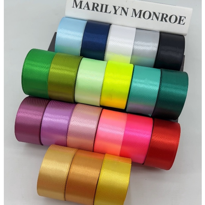 

TOP PSAT4 PITA SATIN 4 CM 15 ROLL PANJANG 2 YARD