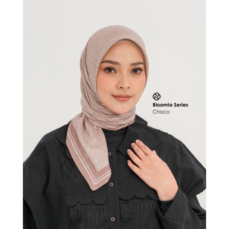HIJAB DEENAY BLOOMI SERIES, DEENAY MOTIF