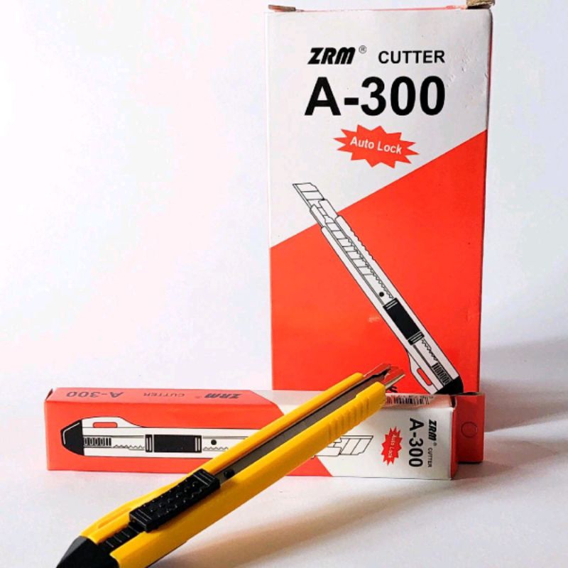 

Cutter ZRM A 300 auto lock 1 pack isi 12 pcs cutter murah penggaris besi 1 meter tebal