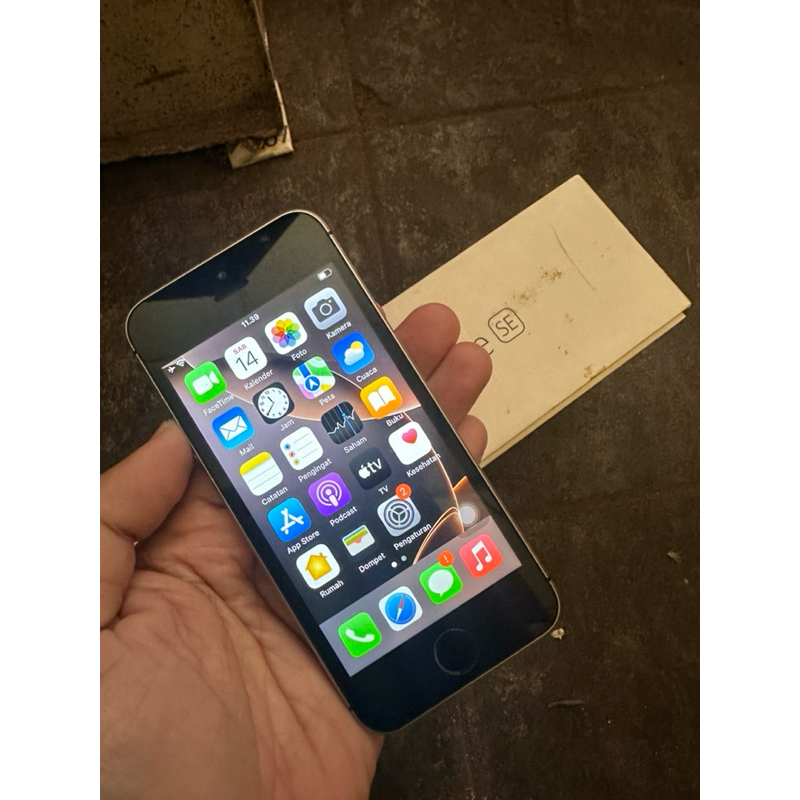 iphone SE 2016 64 GB