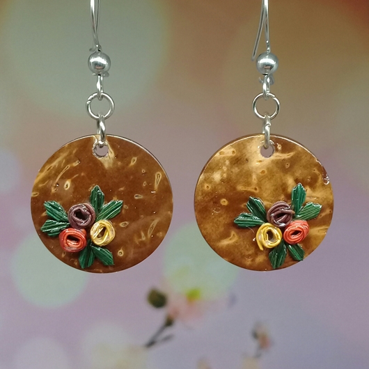 Wale Gonofu, Anting unik batok kelapa dihias sabut kelapa, kait anting monel