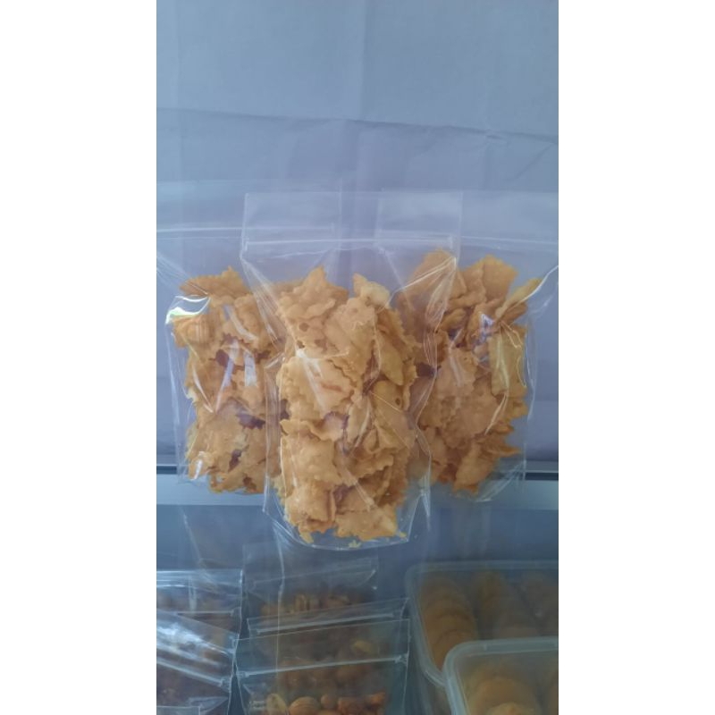 

kue bawang (keripik bawang)