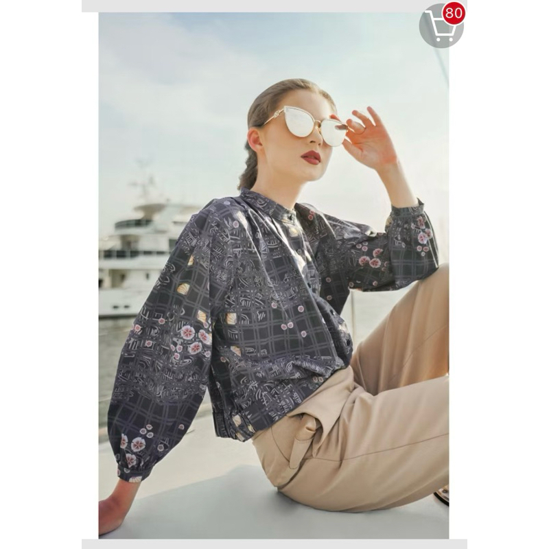 Benang Jarum Aquarielle Crop Shirt - Black