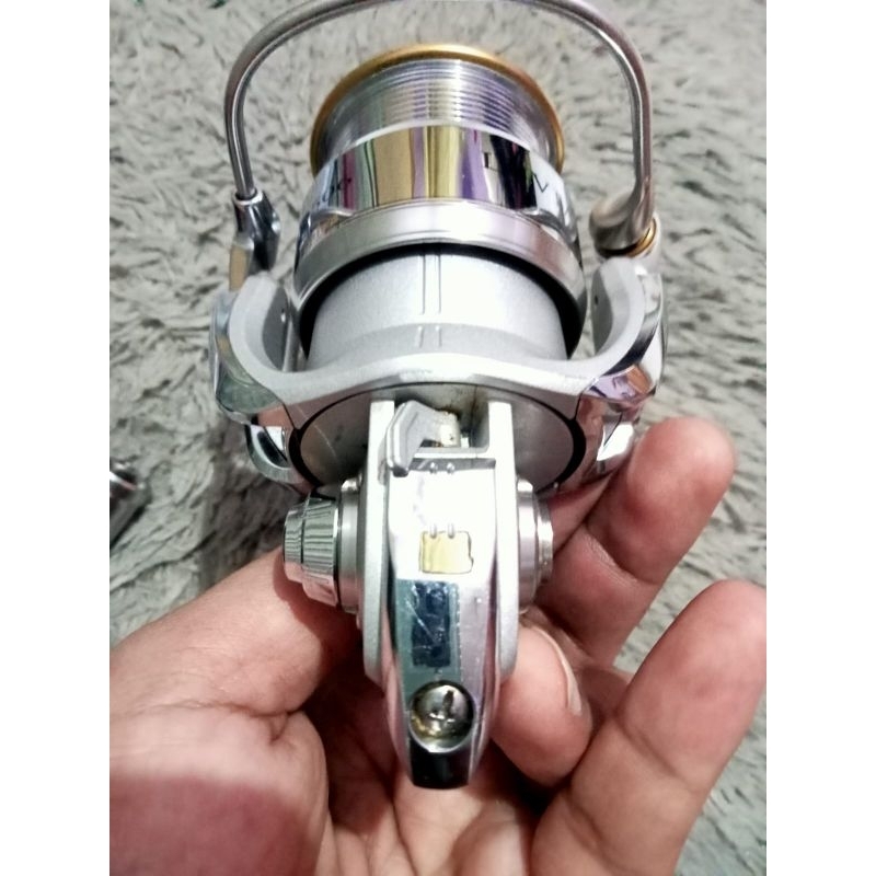 reel daiwa luvias 2506