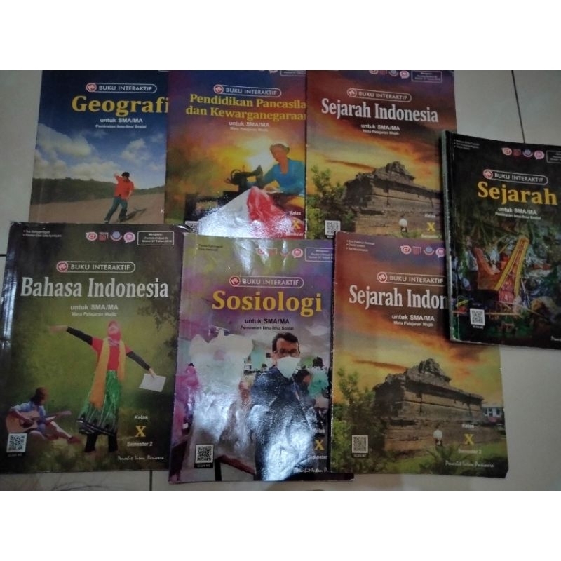

[PRELOVED] BUKU INTAN PARIWARA KELAS 10 SEMESTER 2