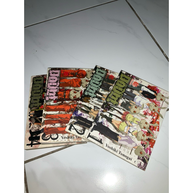 Komik pesanan Doubt set dan moriarty