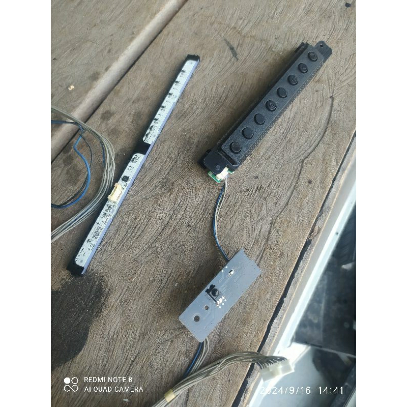 MESIN SPEKER SPEAKER TOMBOL SENSOR IR KABEL LVDS FLEXIBLE TV LG 42LE4500
