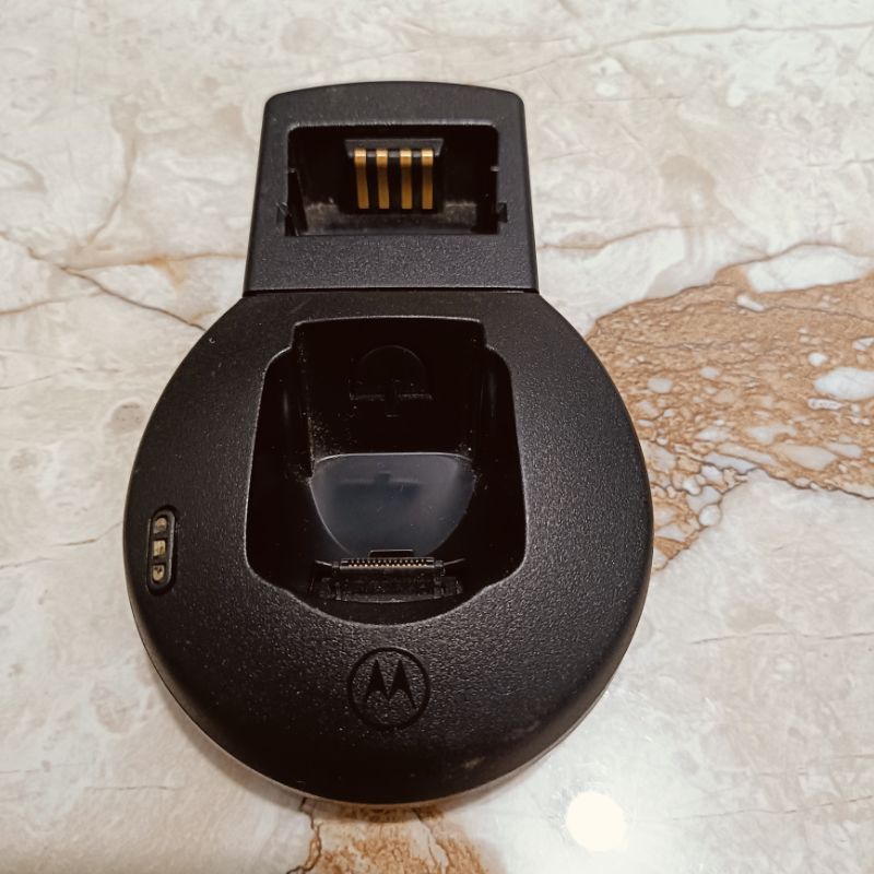 Desktop charger Motorola V3688