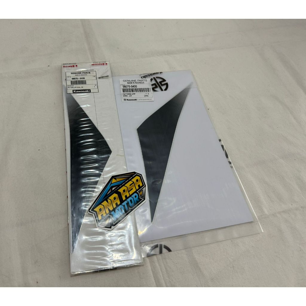 1 Set Kanan - Kiri Sticker Stiker Kawasaki Ninja RR NEW Hitam 2015 Original - 56075-0400 / -0406