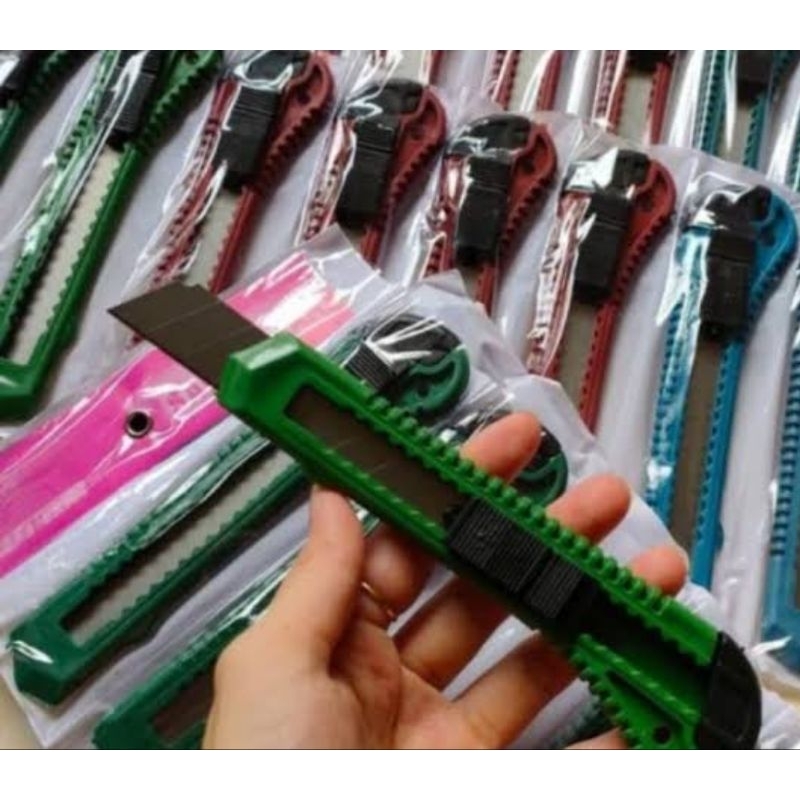 

pisau cutter sailorman. harga 1 lusin ya