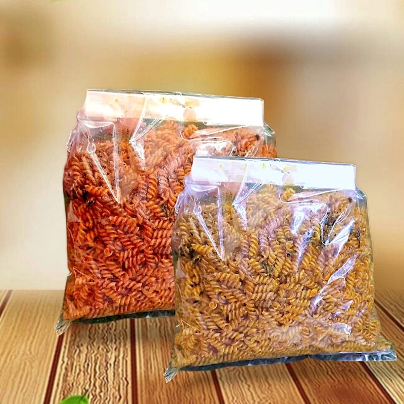 

Snack makaroni spiral makaroni pedas daun jeruk 1kg 500gr 250gr