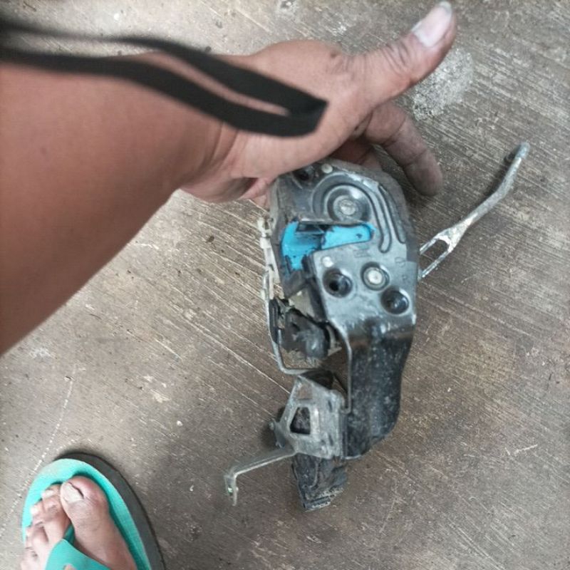 doorlock kanan belakang hyundai excel 2 verna avega