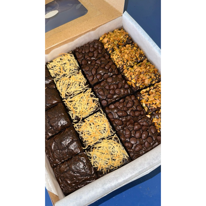 

premium baked fudgy brownies