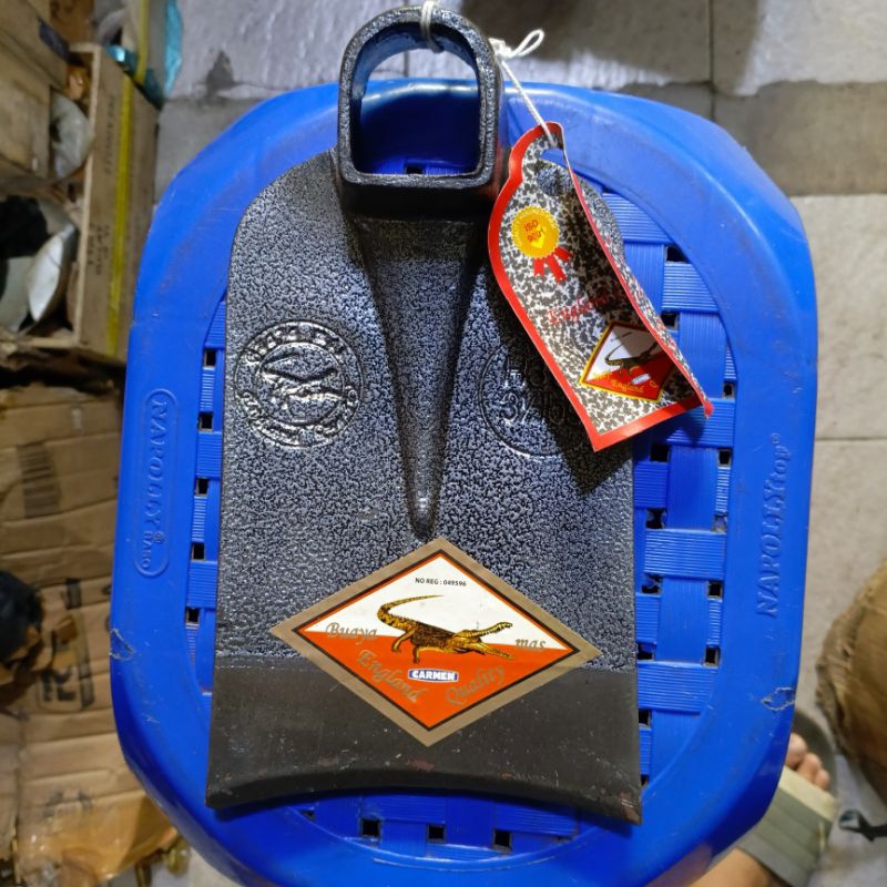 cangkul buaya carmen sabit cap buaya emas original