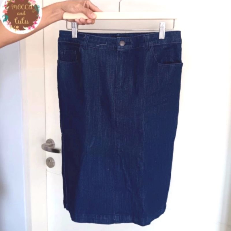 BAWAHAN JEANS WANITA T/X THE EXECUTIVE / ROK JEANS DENIM WANITA T/X