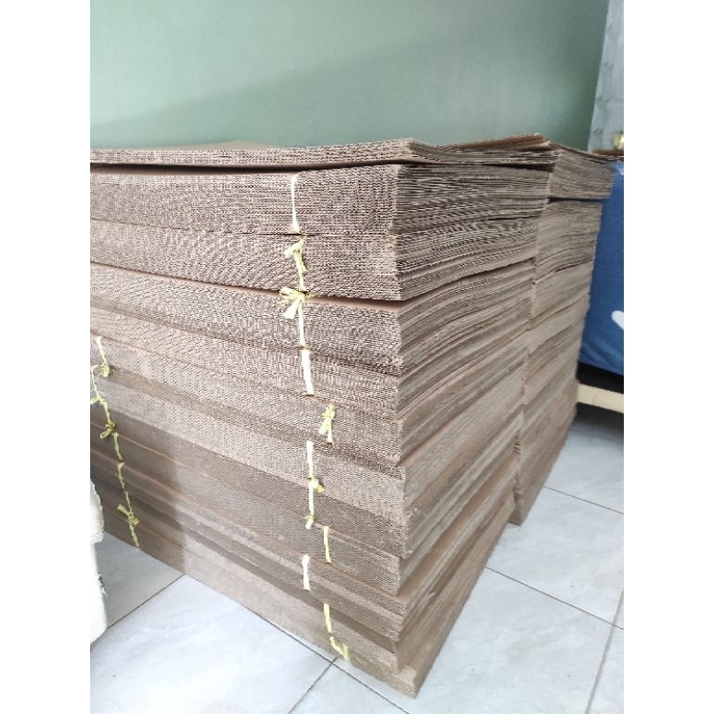

Kardus Kerdus Polos Lembaran Ukuran 85x55 CM Tebal