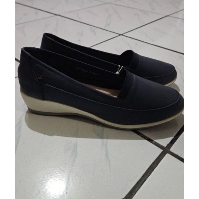 Sepatu BATA Wanita Comfit Active