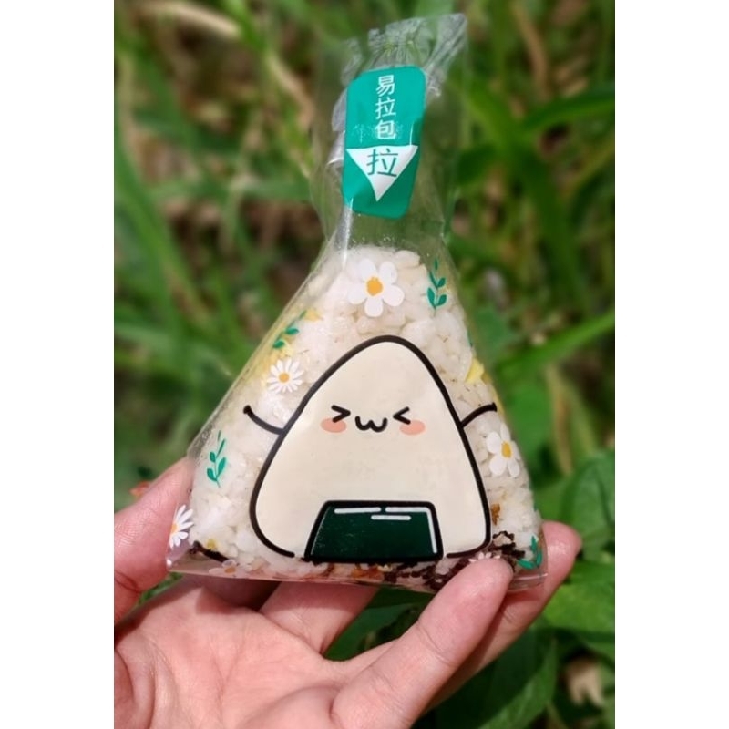 

Nasi Kepal Onigiri Rumput Laut Isi Abon Ayam