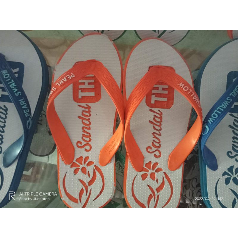 Sandal Jepit Swallow Ukir Motif Tulisan Souvenir