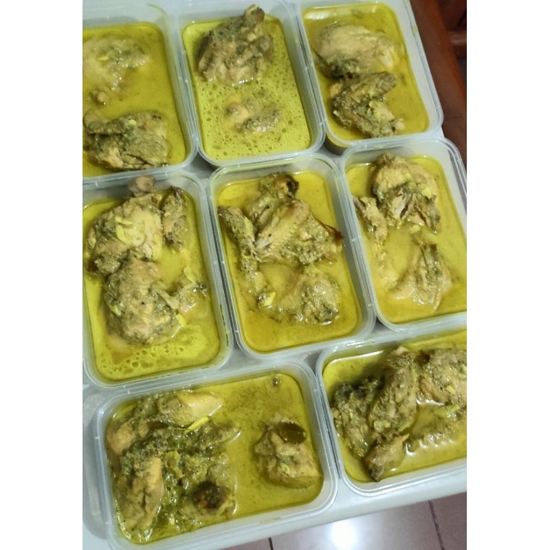 

Opor Ayam ½ Ekor, Paha+Dada (Frozen)