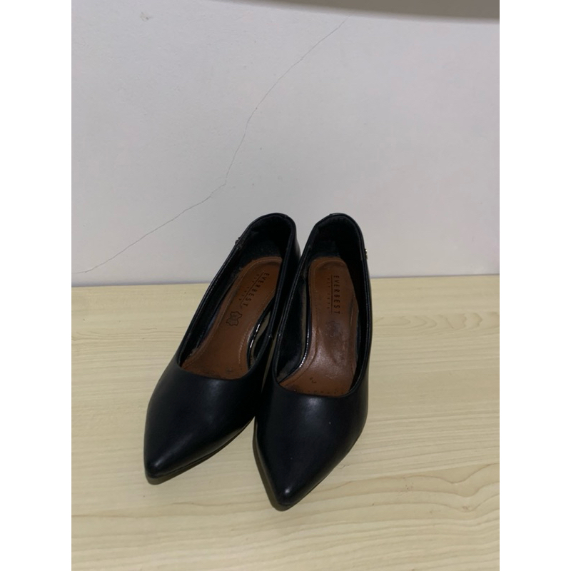 sepatu heels hitam everbest