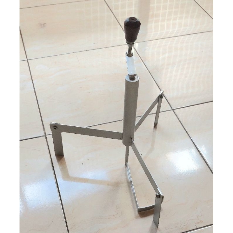 PEMUTAR ADONAN CREPES DUDUK