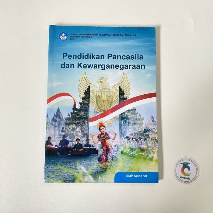 

Buku Pendidikan Pancasila dan Kewarganegaraan SMP Kls 7 KEMENDIKBUD