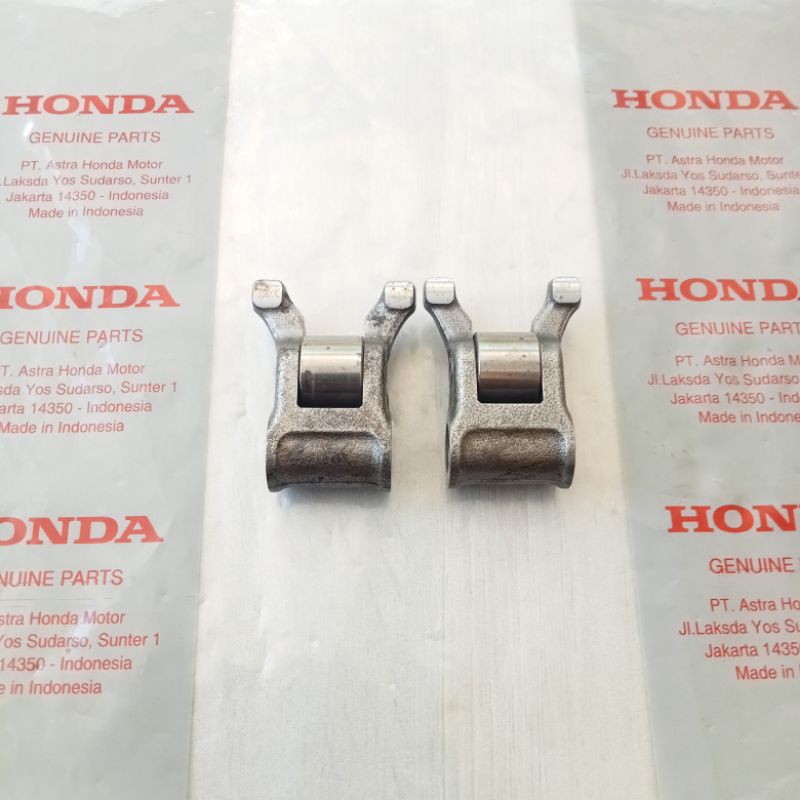 Platuk Klep Roker Arm Honda Sonic 150R CB150R ORIGINAL